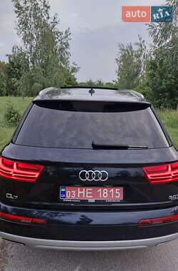 Внедорожник / Кроссовер Audi Q7 2017 в 