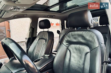 Внедорожник / Кроссовер Audi Q7 2015 в 