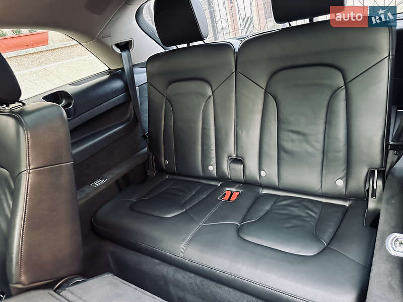 Внедорожник / Кроссовер Audi Q7 2015 в Нижней Апше