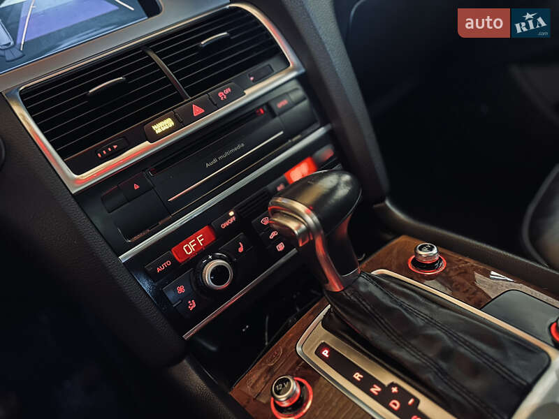 Внедорожник / Кроссовер Audi Q7 2015 в Нижней Апше