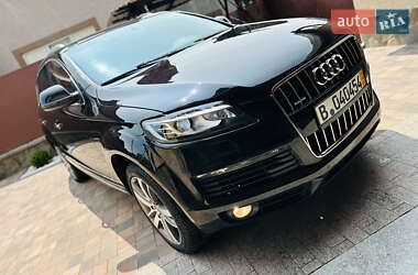 Внедорожник / Кроссовер Audi Q7 2015 в 