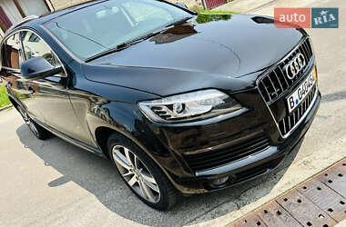 Внедорожник / Кроссовер Audi Q7 2015 в 
