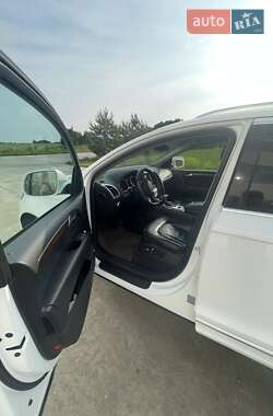 Позашляховик / Кросовер Audi Q7 2012 в 