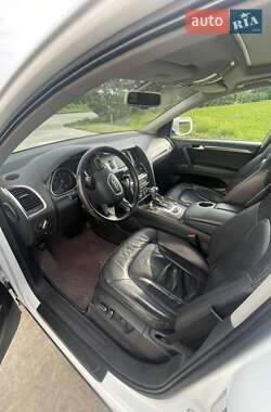 Позашляховик / Кросовер Audi Q7 2012 в 