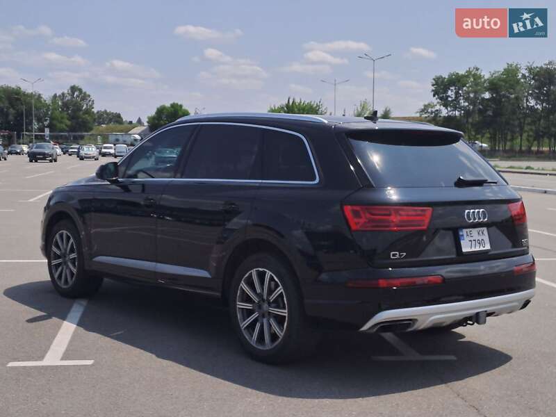 Внедорожник / Кроссовер Audi Q7 2016 в Днепре