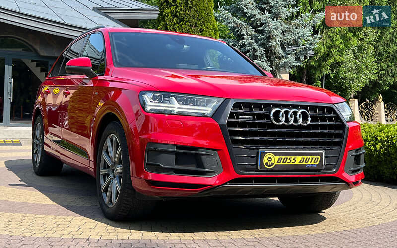 Внедорожник / Кроссовер Audi Q7 2018 в 