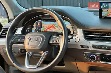 Внедорожник / Кроссовер Audi Q7 2018 в 