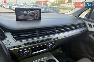 Позашляховик / Кросовер Audi Q7 2018 в 