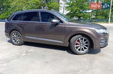 Внедорожник / Кроссовер Audi Q7 2016 в 