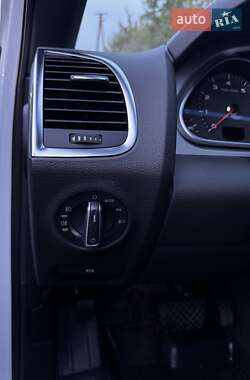 Позашляховик / Кросовер Audi Q7 2012 в 