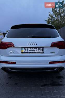 Позашляховик / Кросовер Audi Q7 2012 в 