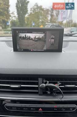 Внедорожник / Кроссовер Audi Q7 2016 в 