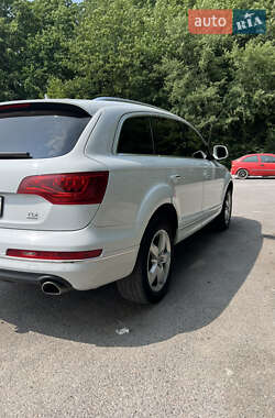 Внедорожник / Кроссовер Audi Q7 2012 в 