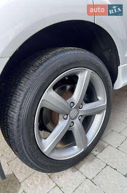 Внедорожник / Кроссовер Audi Q7 2010 в 
