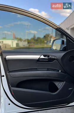 Внедорожник / Кроссовер Audi Q7 2010 в 