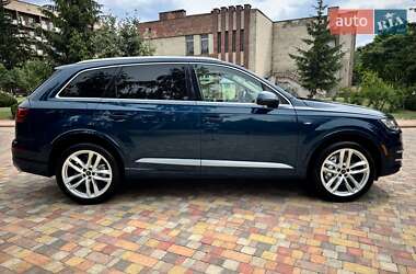 Внедорожник / Кроссовер Audi Q7 2018 в 