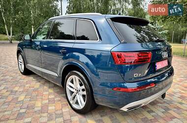 Внедорожник / Кроссовер Audi Q7 2018 в 