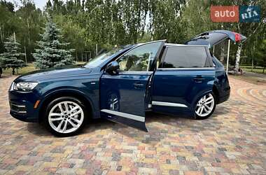 Внедорожник / Кроссовер Audi Q7 2018 в 