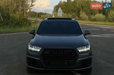 Внедорожник / Кроссовер Audi Q7 2017 в 