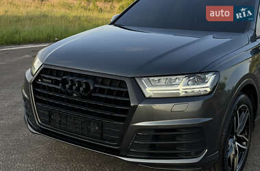 Внедорожник / Кроссовер Audi Q7 2017 в 
