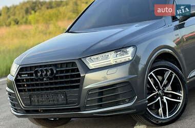 Внедорожник / Кроссовер Audi Q7 2017 в 