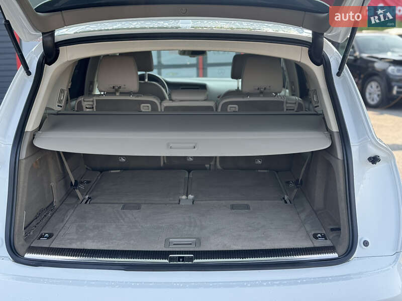 Позашляховик / Кросовер Audi Q7 2014 в Львові