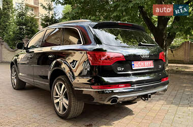 Позашляховик / Кросовер Audi Q7 2013 в 