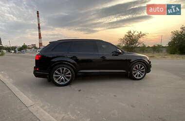 Внедорожник / Кроссовер Audi Q7 2018 в 