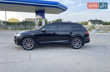 Внедорожник / Кроссовер Audi Q7 2018 в 