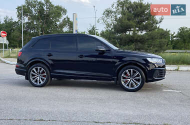 Внедорожник / Кроссовер Audi Q7 2018 в 