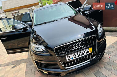 Внедорожник / Кроссовер Audi Q7 2015 в 