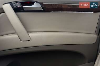 Внедорожник / Кроссовер Audi Q7 2015 в 