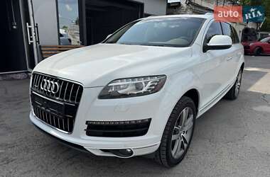 Внедорожник / Кроссовер Audi Q7 2015 в 