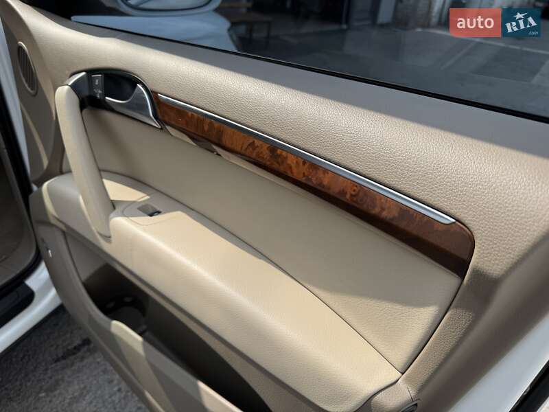 Внедорожник / Кроссовер Audi Q7 2015 в Тернополе