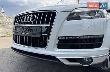 Внедорожник / Кроссовер Audi Q7 2015 в 