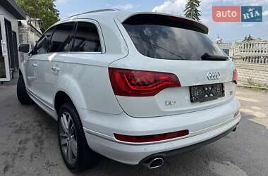 Внедорожник / Кроссовер Audi Q7 2015 в 