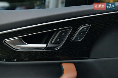Позашляховик / Кросовер Audi Q7 2021 в 