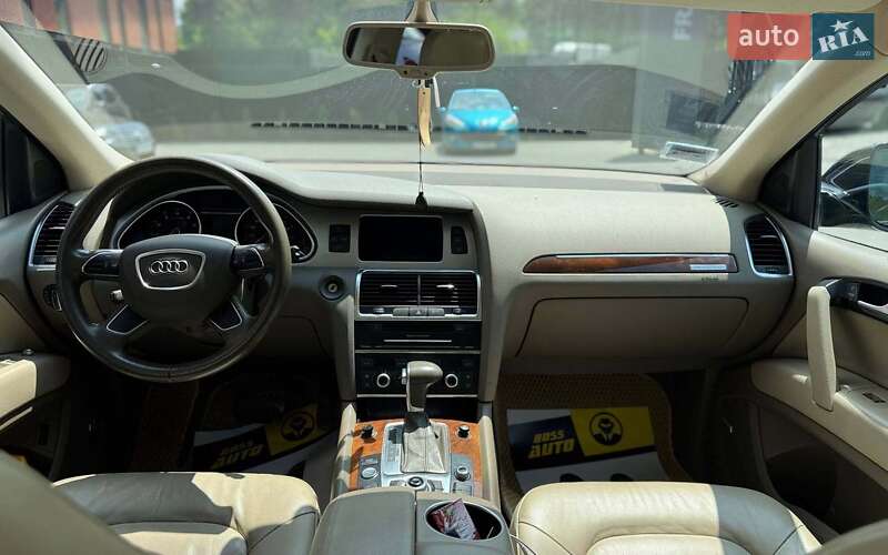 Позашляховик / Кросовер Audi Q7 2013 в Чернівцях