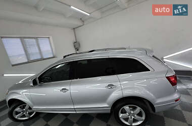 Позашляховик / Кросовер Audi Q7 2013 в 