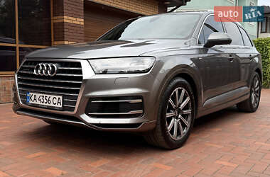 Внедорожник / Кроссовер Audi Q7 2017 в 