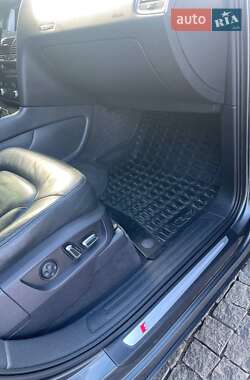 Позашляховик / Кросовер Audi Q7 2009 в 
