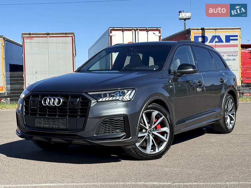 Внедорожник / Кроссовер Audi Q7 2021 в 