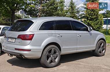 Внедорожник / Кроссовер Audi Q7 2010 в 
