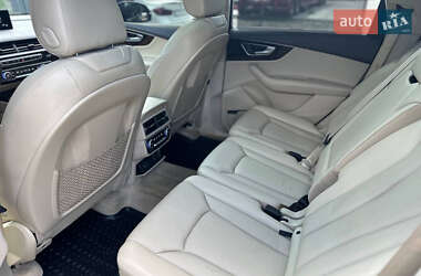 Позашляховик / Кросовер Audi Q7 2016 в 