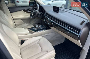 Позашляховик / Кросовер Audi Q7 2016 в 
