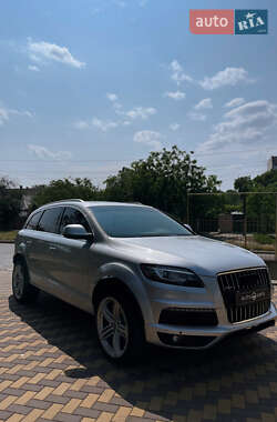 Позашляховик / Кросовер Audi Q7 2013 в 
