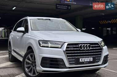Внедорожник / Кроссовер Audi Q7 2018 в 