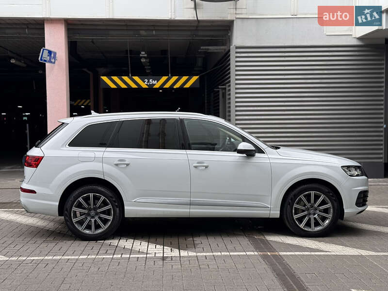 Внедорожник / Кроссовер Audi Q7 2018 в Киеве
