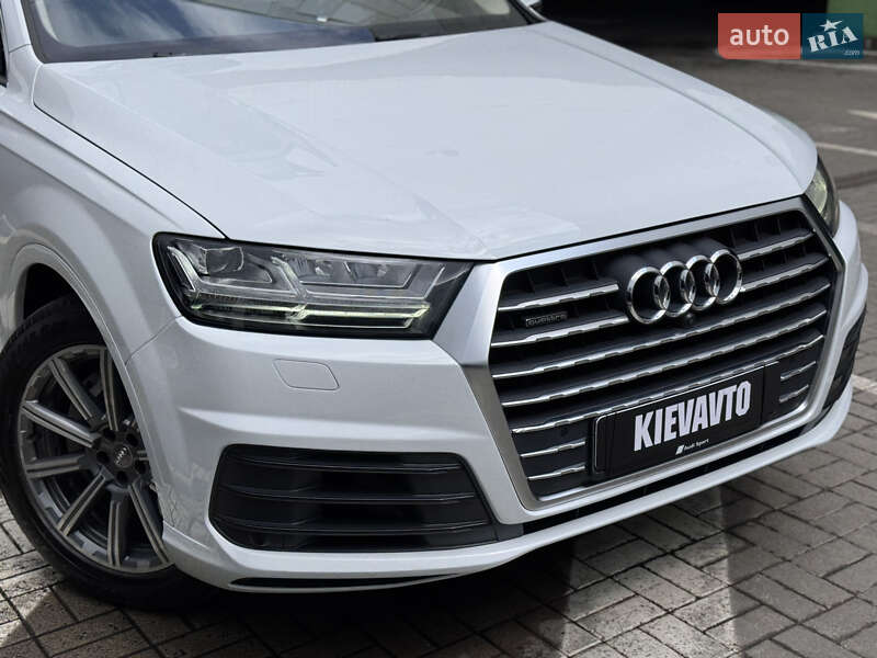 Внедорожник / Кроссовер Audi Q7 2018 в Киеве