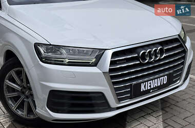 Внедорожник / Кроссовер Audi Q7 2018 в 
